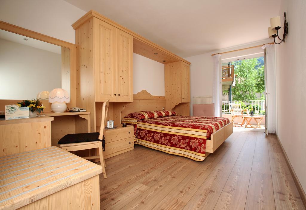 Hotel Garni Villanova Molveno Exteriér fotografie